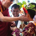 Residents of San Diego welcoming His Holiness the Dalai Lama
