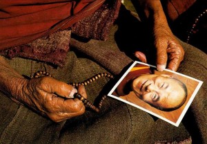 Tibetans keeping their spiritual leader's photo secretly 